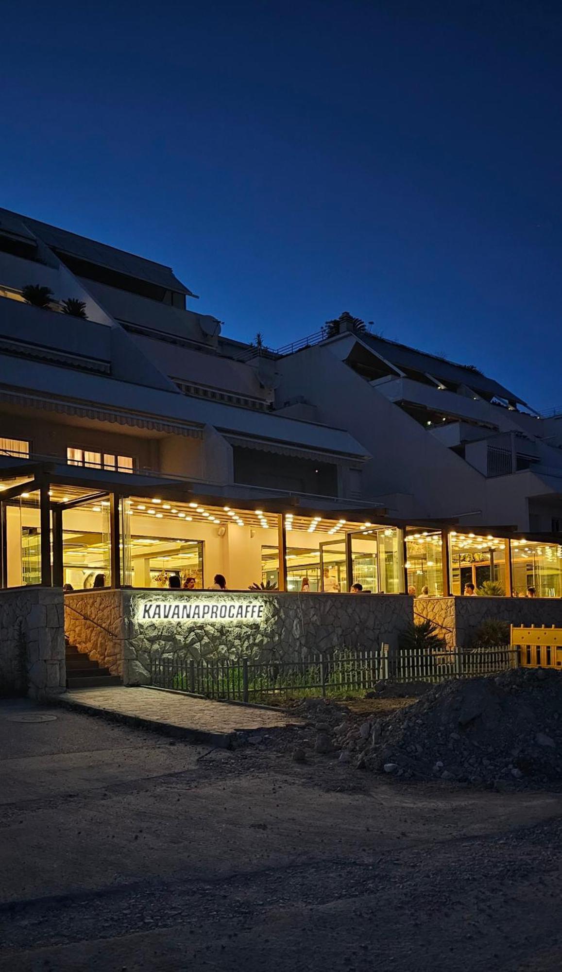 Adela Apartments - Beach Znjan Split Exterior foto